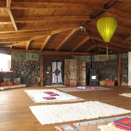 ヴィラ Sleeps 6 Pool Wifi Uga