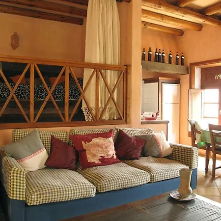 Sleeps 6 Pool Wifi Uga